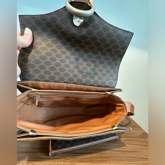 3-Fer‼️ Celine Crossbody, Wallet and Chain - Picture 9 of 16